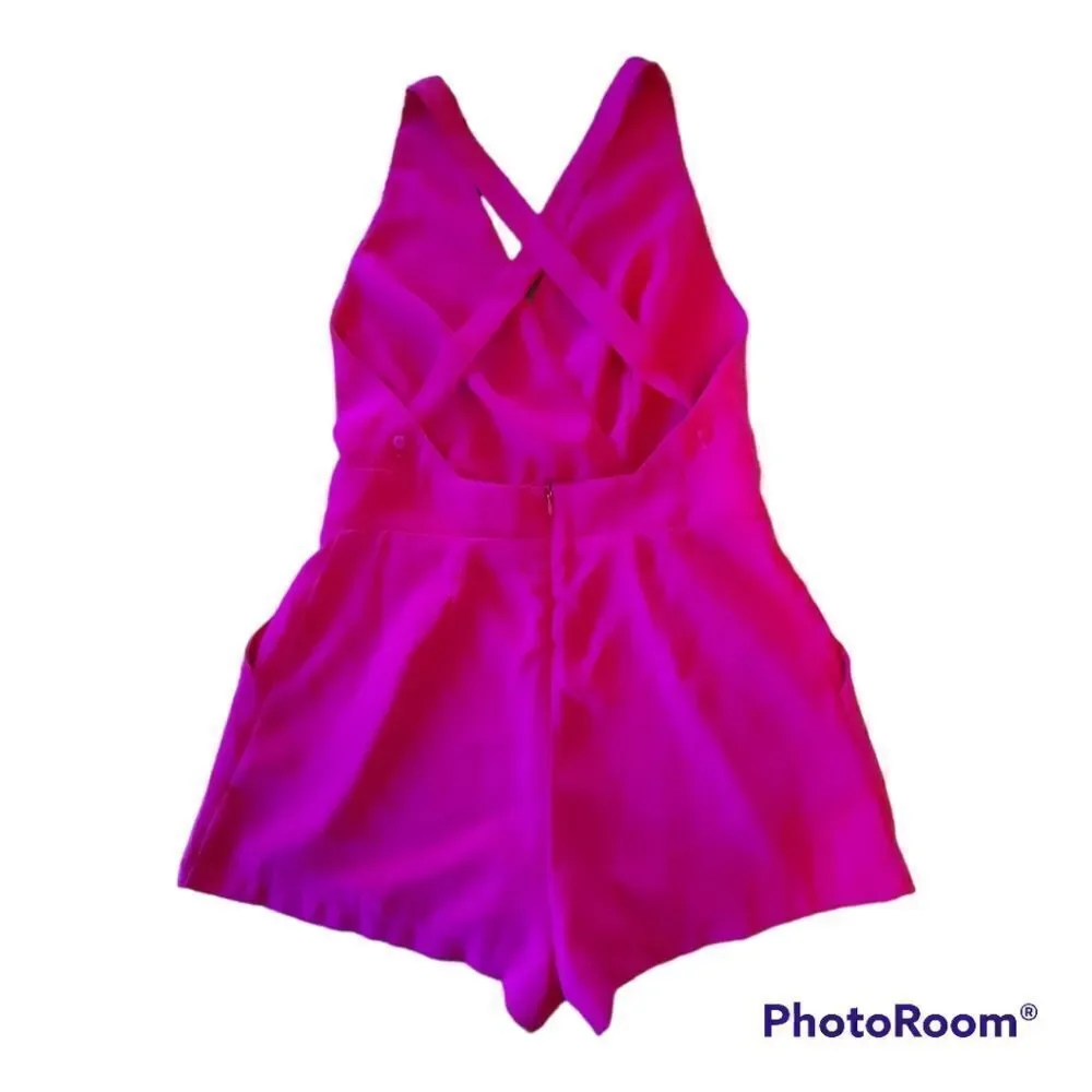 L’ATISTE BY AMY V-Neck Sleeveless Romper
